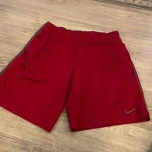 Medium garnet Nike men’s shorts